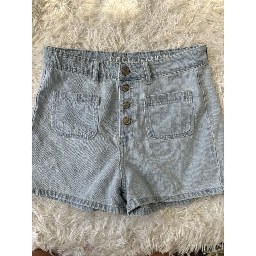 Go Go Jeans Juniors Sz. 9 “ High Rise Short” Classic Pair. Cute, Stylish